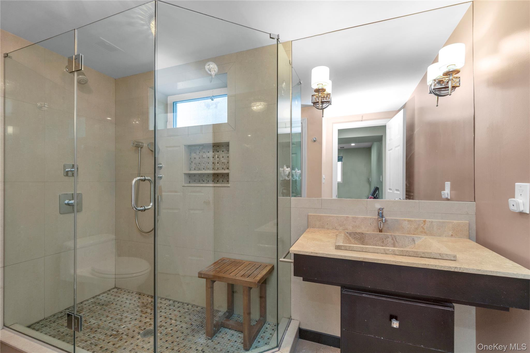 #13 photo, 24616 Cullman Avenue, كوينز Little Neck , NY 11362