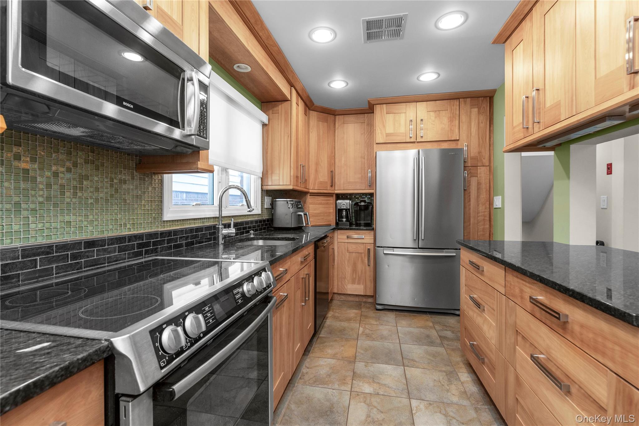 #6 photo, 24616 Cullman Avenue, كوينز Little Neck , NY 11362