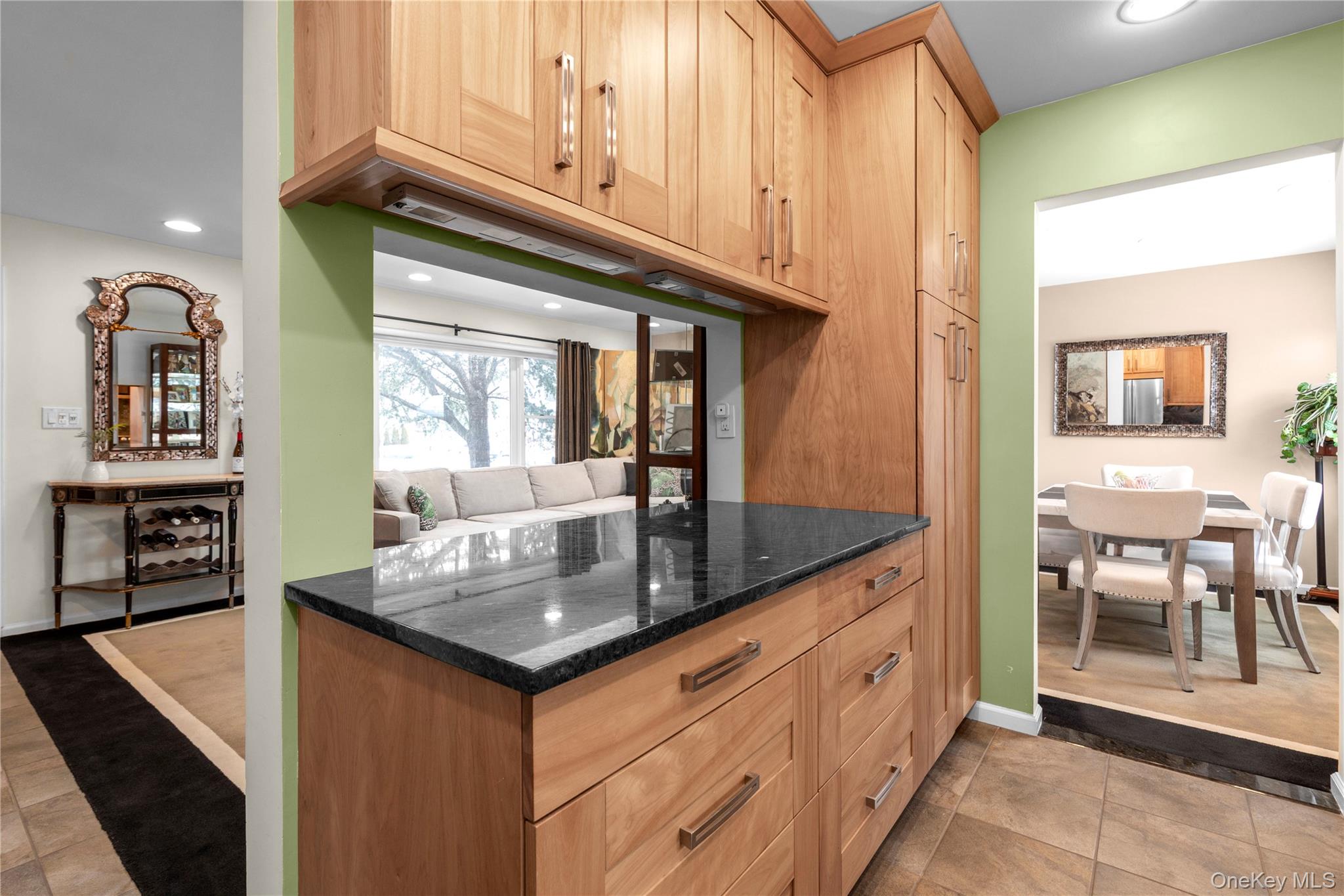 #7 photo, 24616 Cullman Avenue, كوينز Little Neck , NY 11362