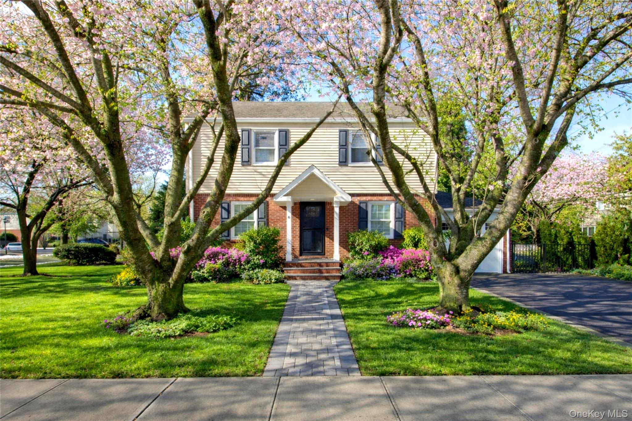 #1 photo, 6 Boylston Street, Garden City , NY 11530