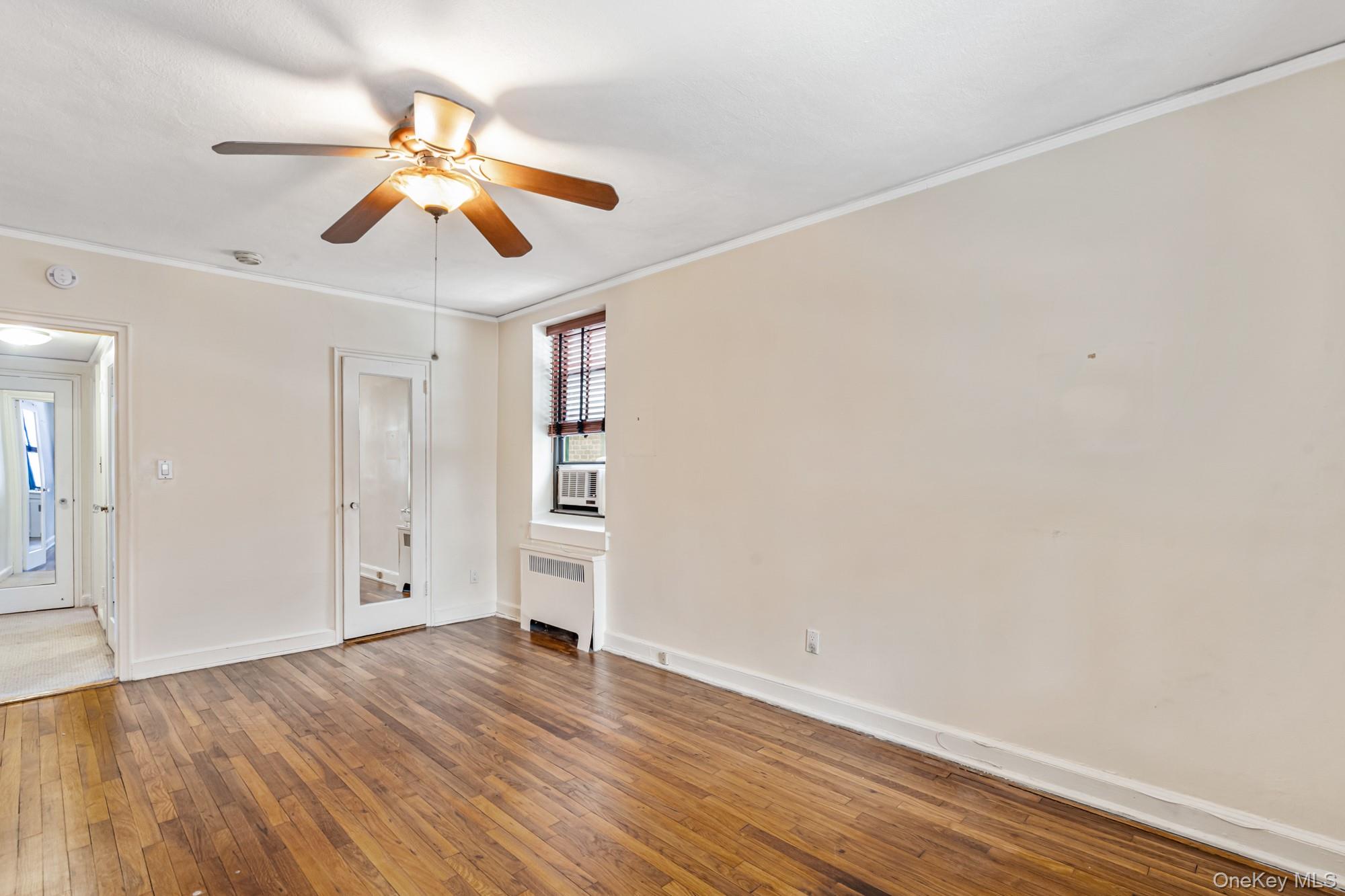 #6 photo, 2 Townhouse Place, Great Neck , NY 11021