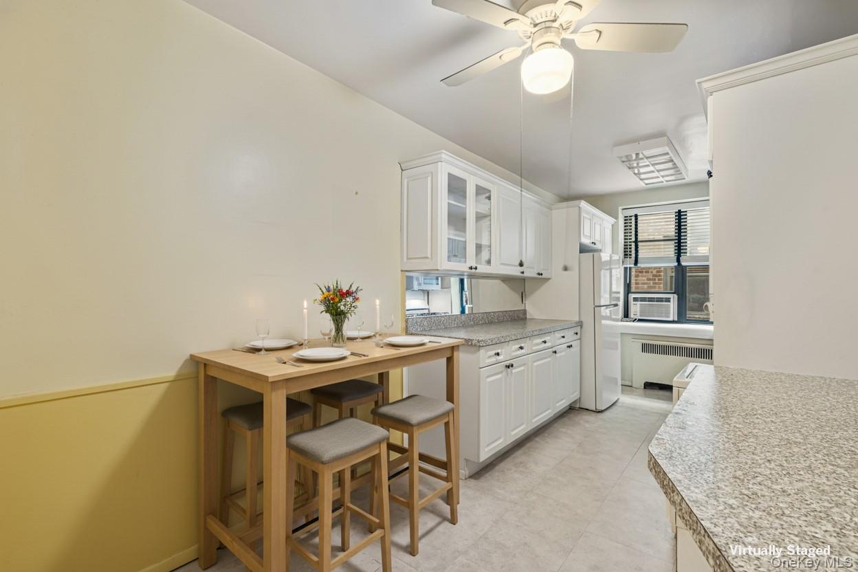 #7 photo, 2 Townhouse Place, Great Neck , NY 11021