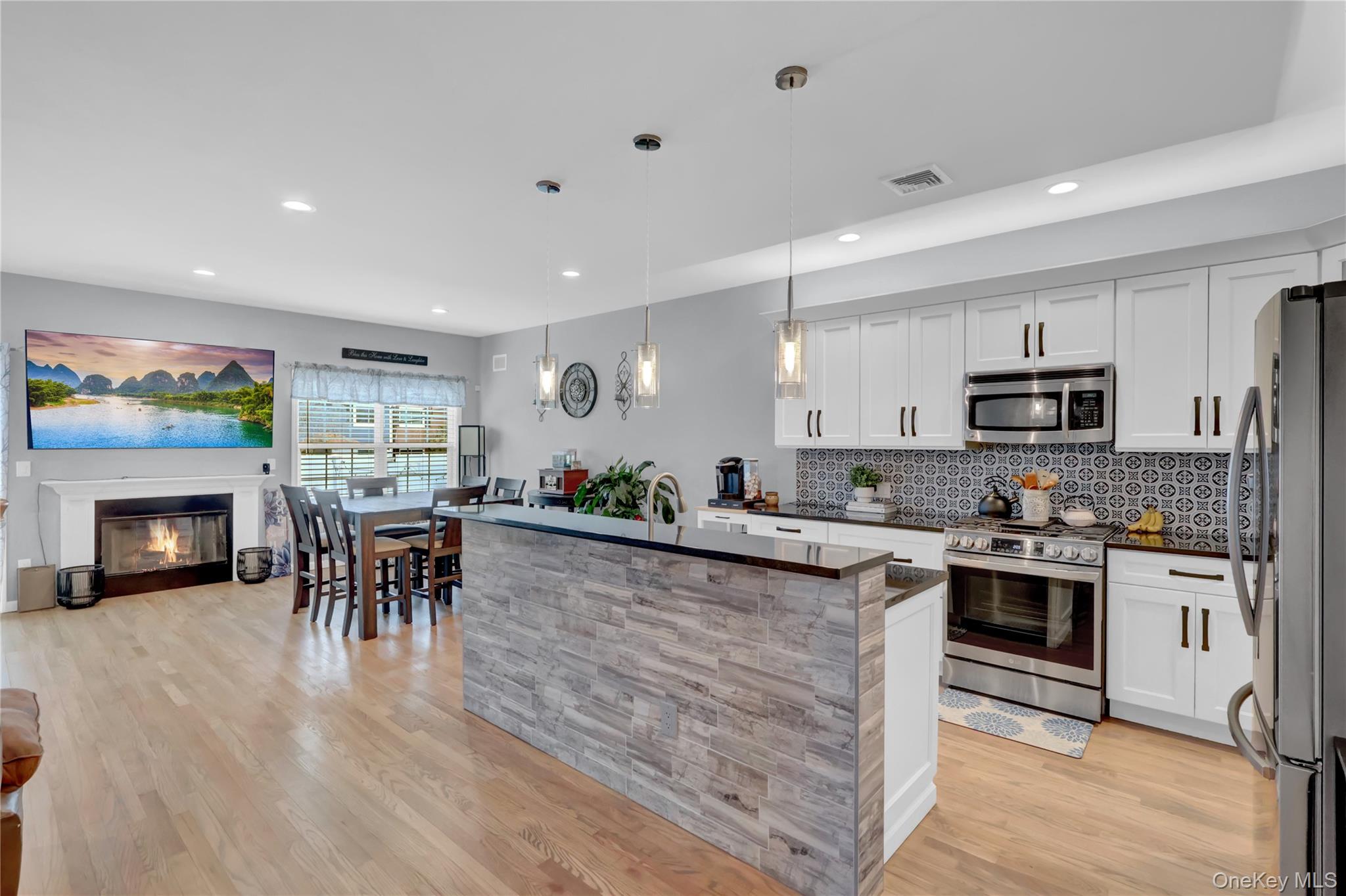 #4 photo, 37 Terrace Lane, Patchogue , NY 11772