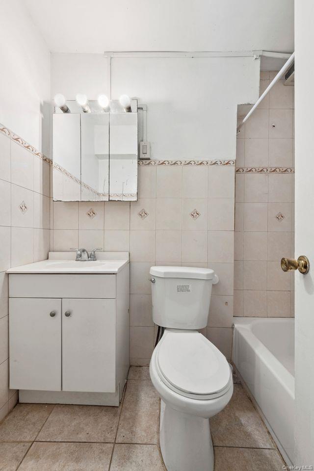 #10 photo, 1336 e 99 Street, הברונקס Brooklyn , NY 11236