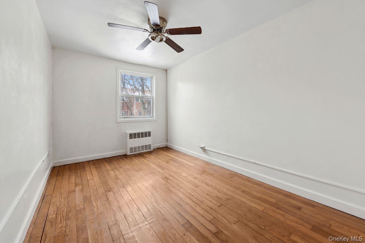 #12 photo, 1336 e 99 Street, הברונקס Brooklyn , NY 11236