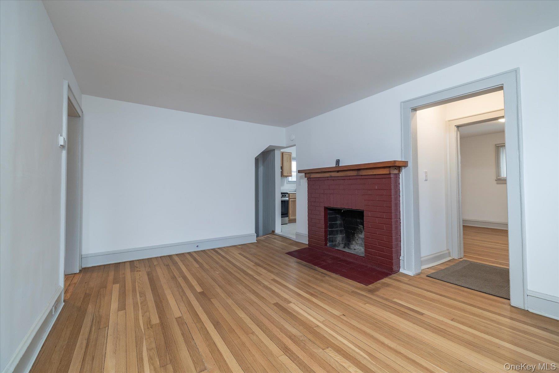 #14 photo, 21 Twinlawns Avenue, 長島 Hicksville , NY 11801