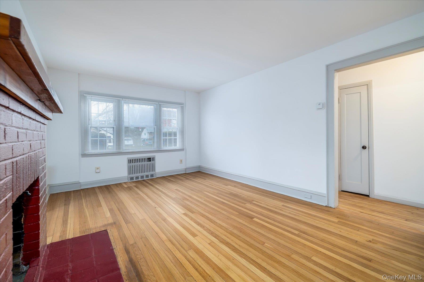 #15 photo, 21 Twinlawns Avenue, 長島 Hicksville , NY 11801