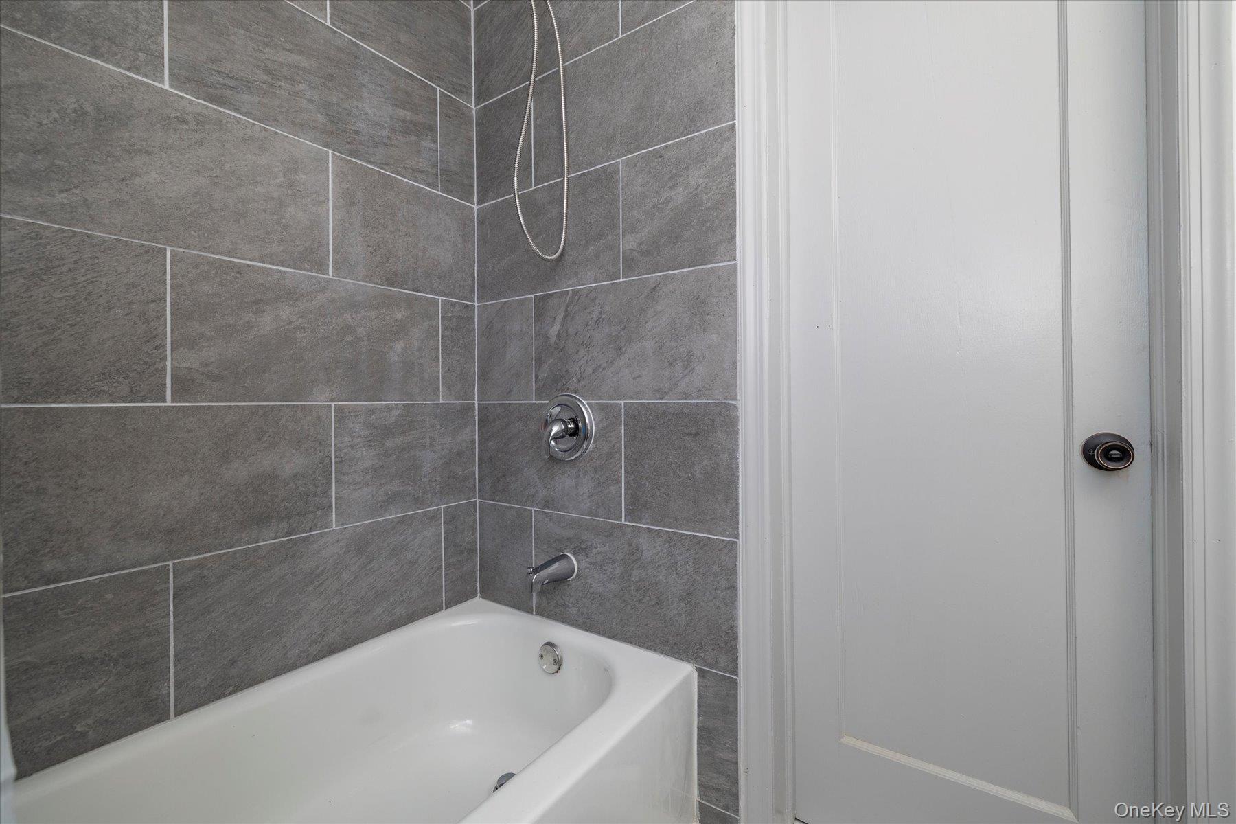 #9 photo, 21 Twinlawns Avenue, 長島 Hicksville , NY 11801