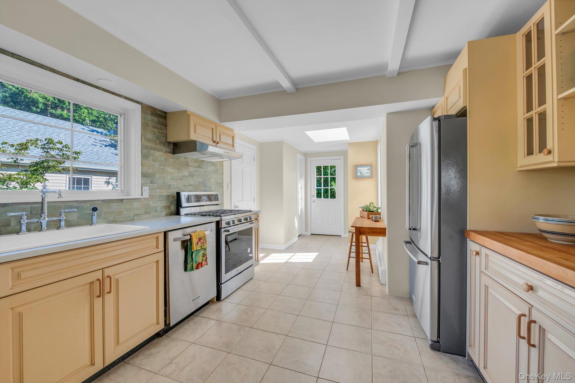 #13 photo, 2 Smull Lane, Нассау ‖ Port Washington , NY 11050