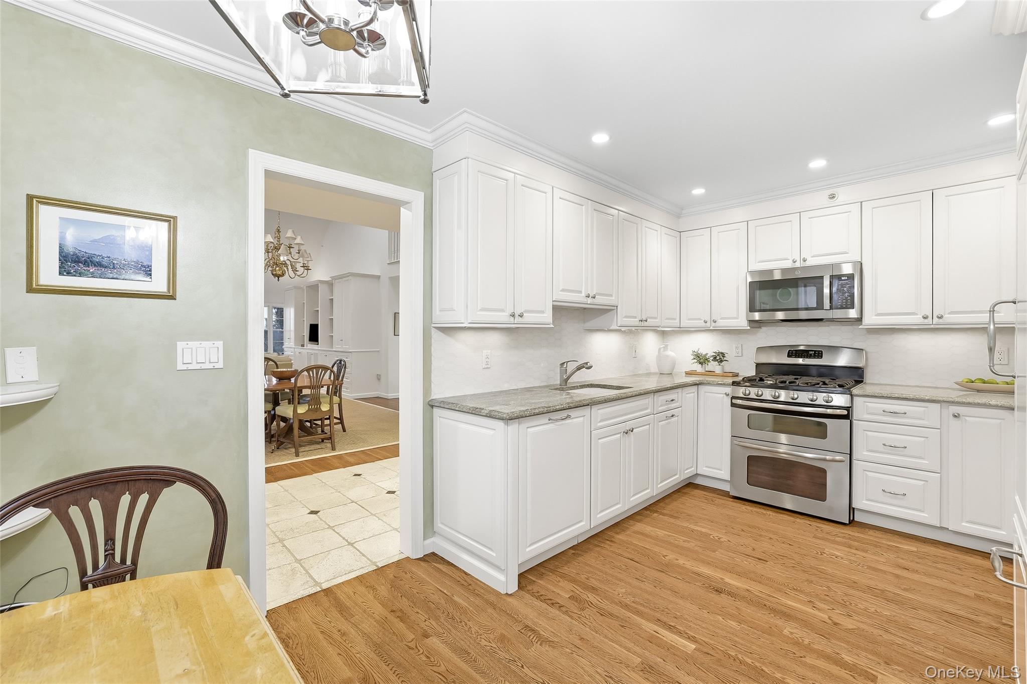 #14 photo, 12 Brook Hills Circle, White Plains , NY 10605