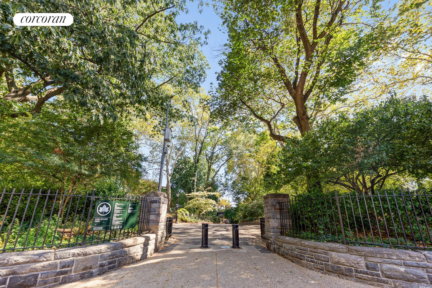 #17 photo, 170 E END Avenue, Yorkville , NY 10128