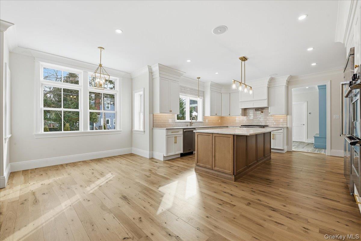 #11 photo, 135 Adams Street, Garden City , NY 11530