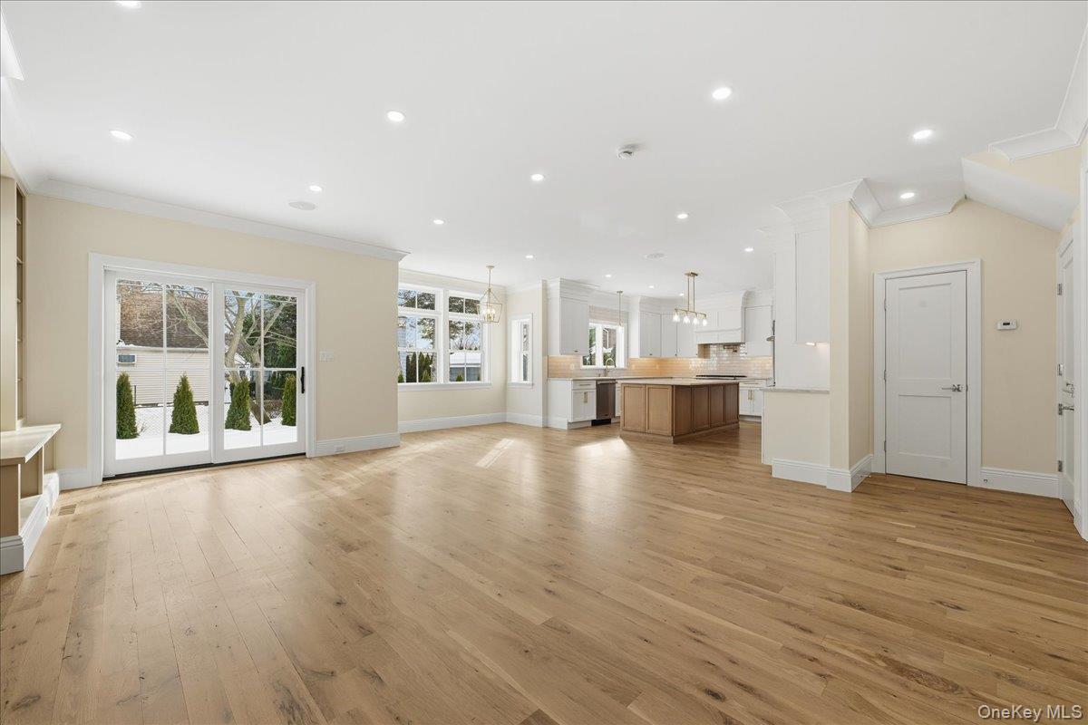 #14 photo, 135 Adams Street, Garden City , NY 11530