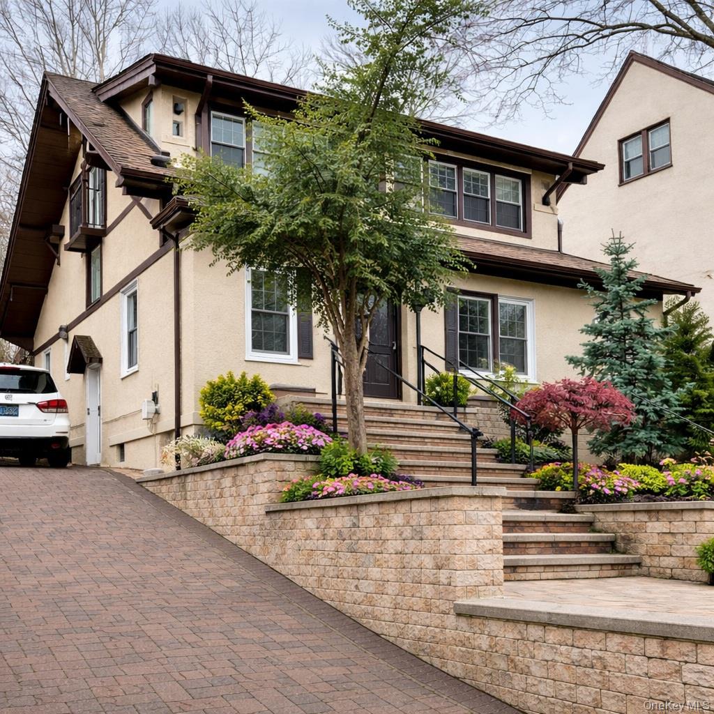 #1 photo, 45-44 Browvale Lane, Куинс ‖ Little Neck , NY 11362