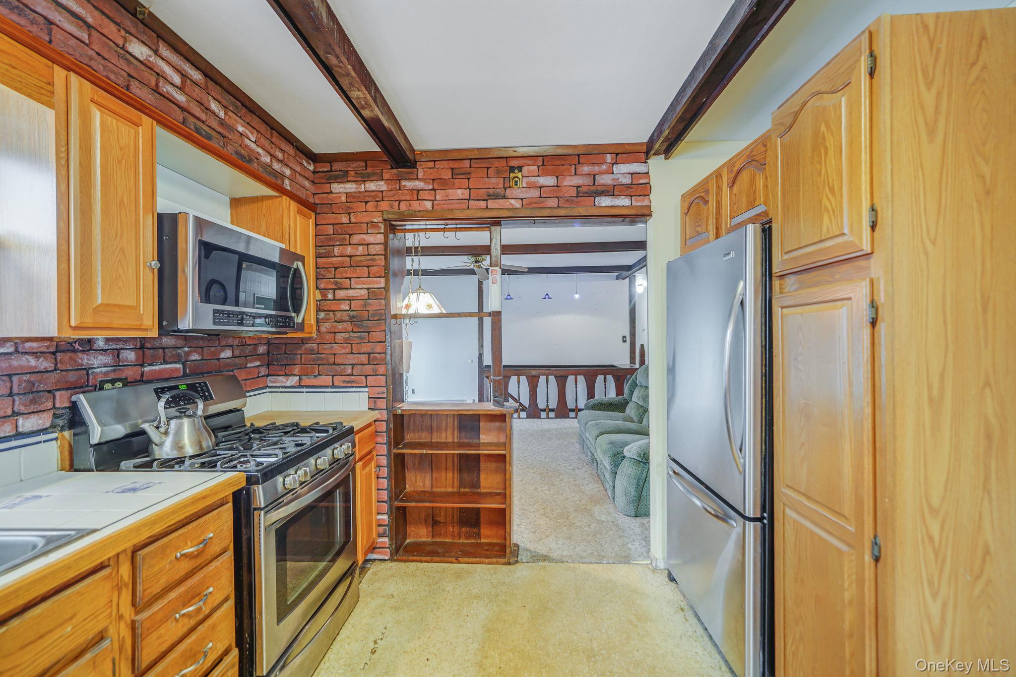 #8 photo, 4 Orchard Drive, 東長島 Port Jefferson Station , NY 11776