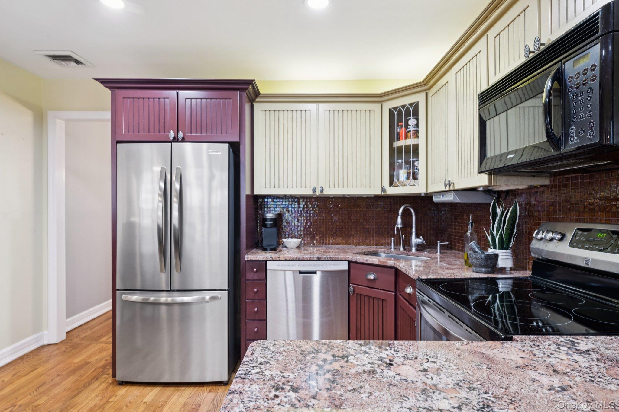 #14 photo, 24 Cherry Place, Huntington , NY 11743