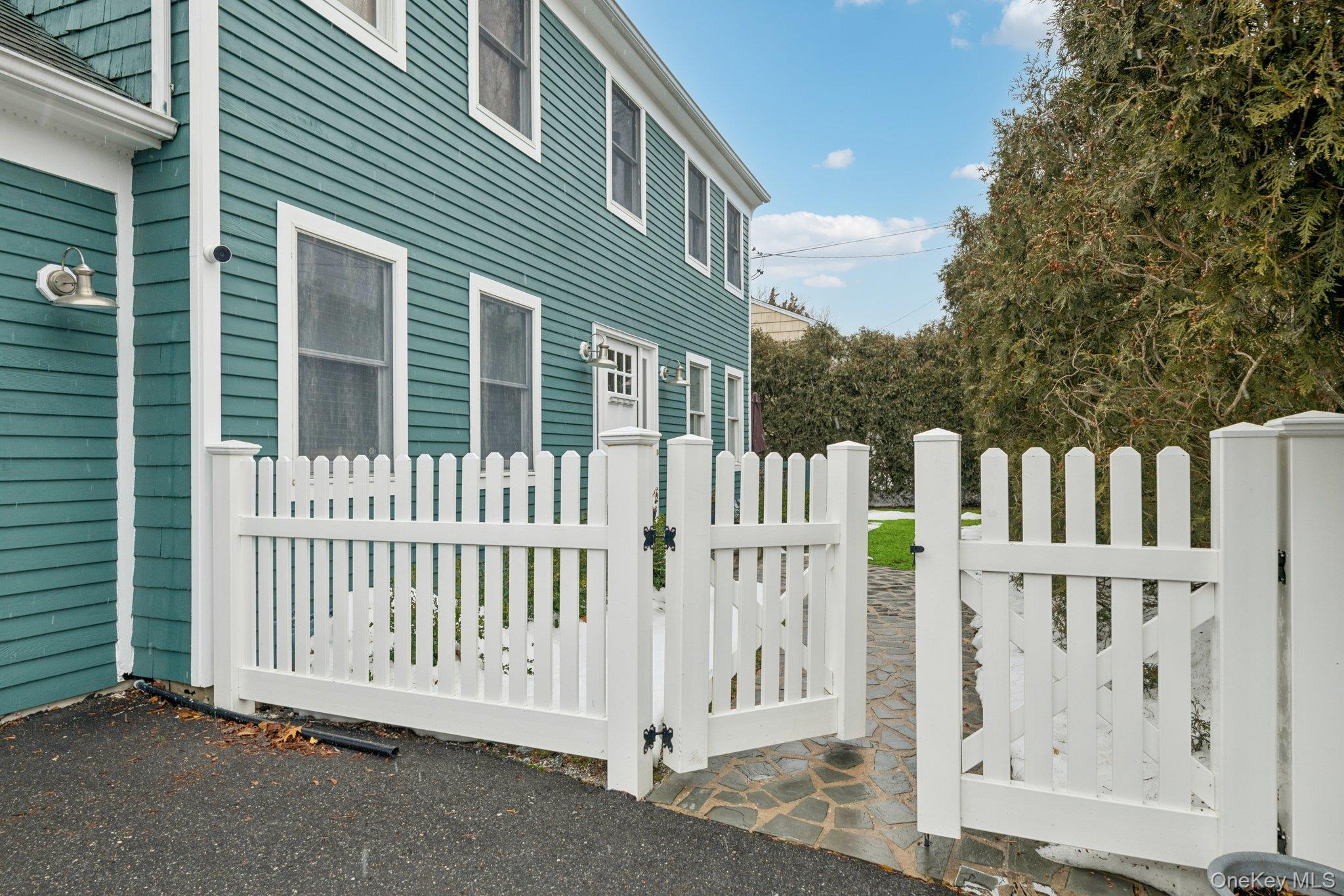 #2 photo, 24 Cherry Place, Huntington , NY 11743