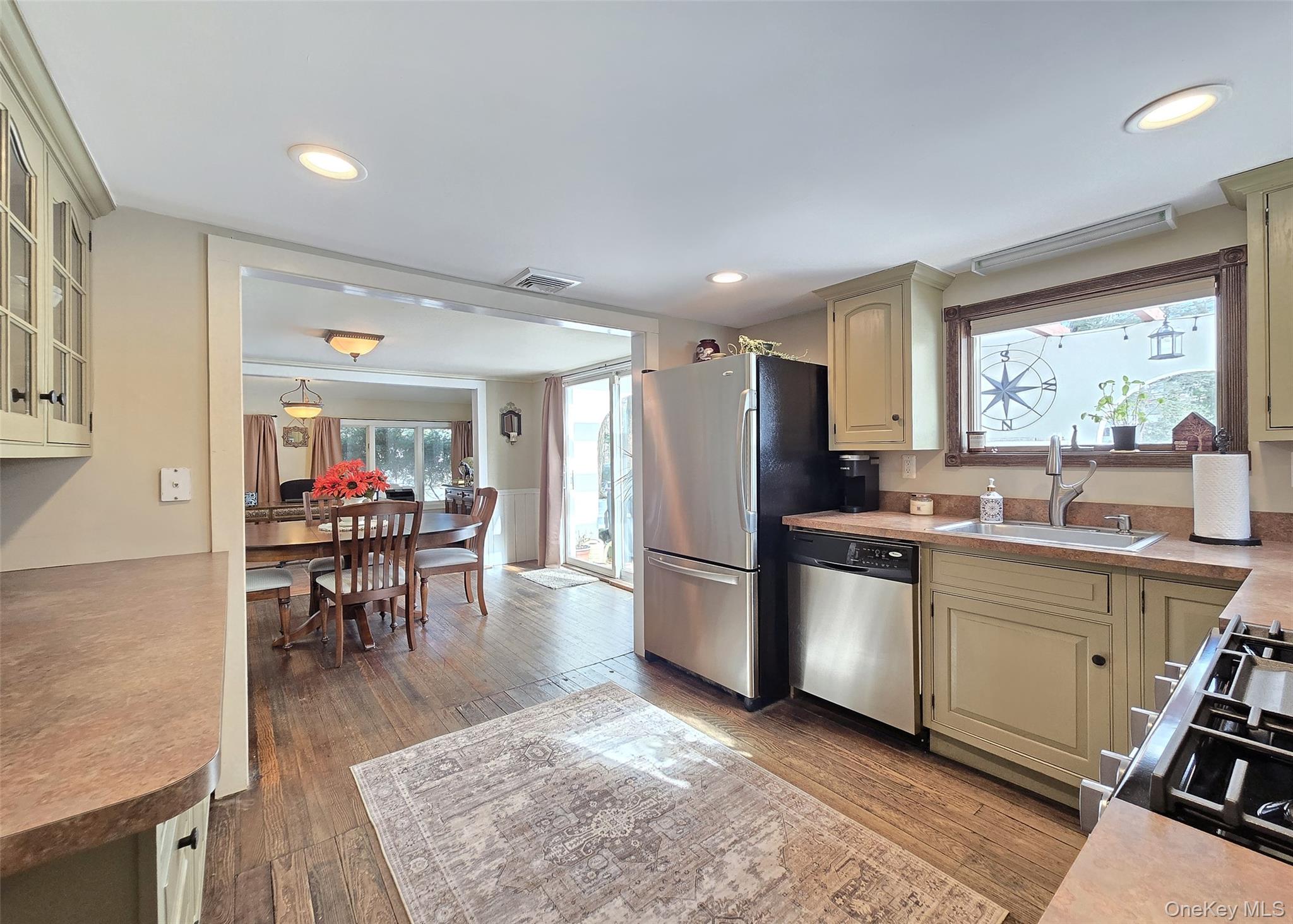 #7 photo, 758 Mount Sinai Coram Road, Mount Sinai , NY 11766