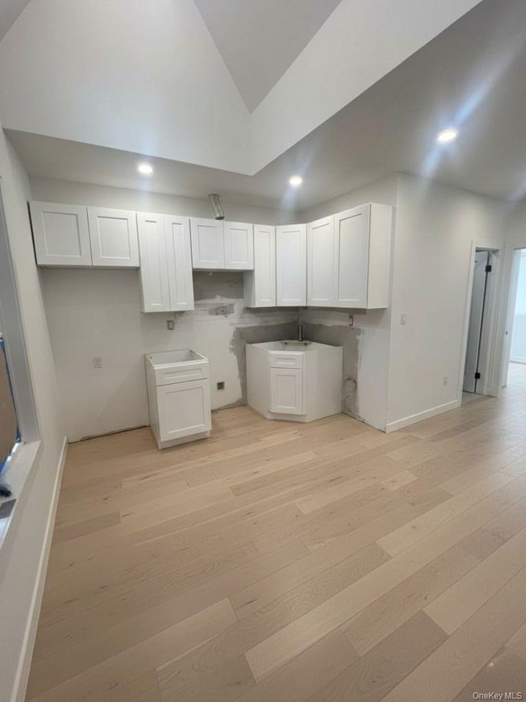 #14 photo, 9307 69th Avenue, फॉरेस्ट हिल्स Forest Hills , NY 11375