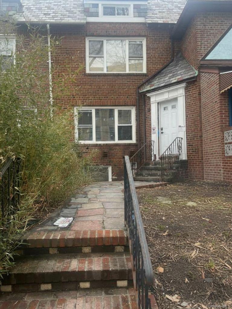 #2 photo, 9307 69th Avenue, फॉरेस्ट हिल्स Forest Hills , NY 11375