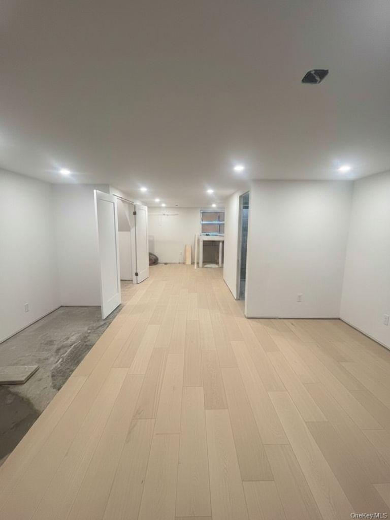 #5 photo, 9307 69th Avenue, फॉरेस्ट हिल्स Forest Hills , NY 11375