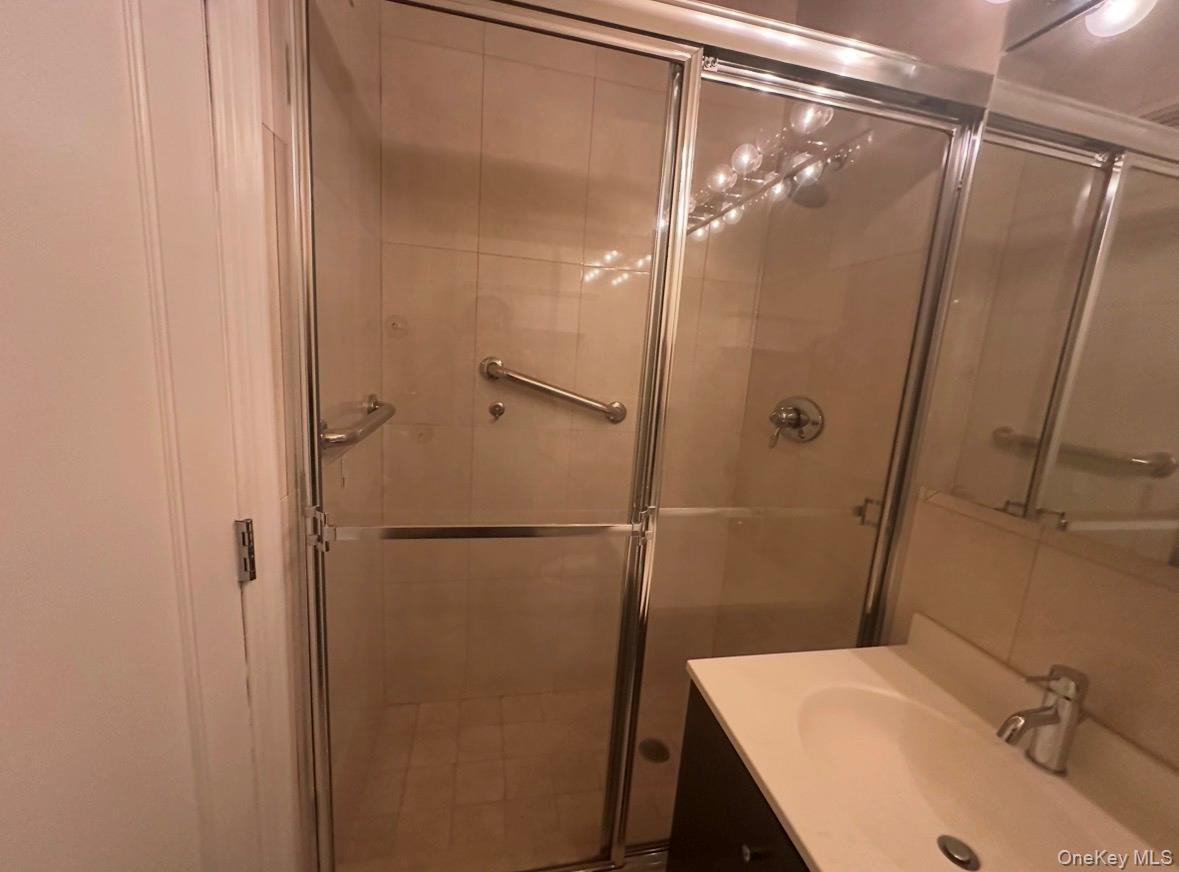 #14 photo, 18-15 215 Street, Bayside , NY 11360