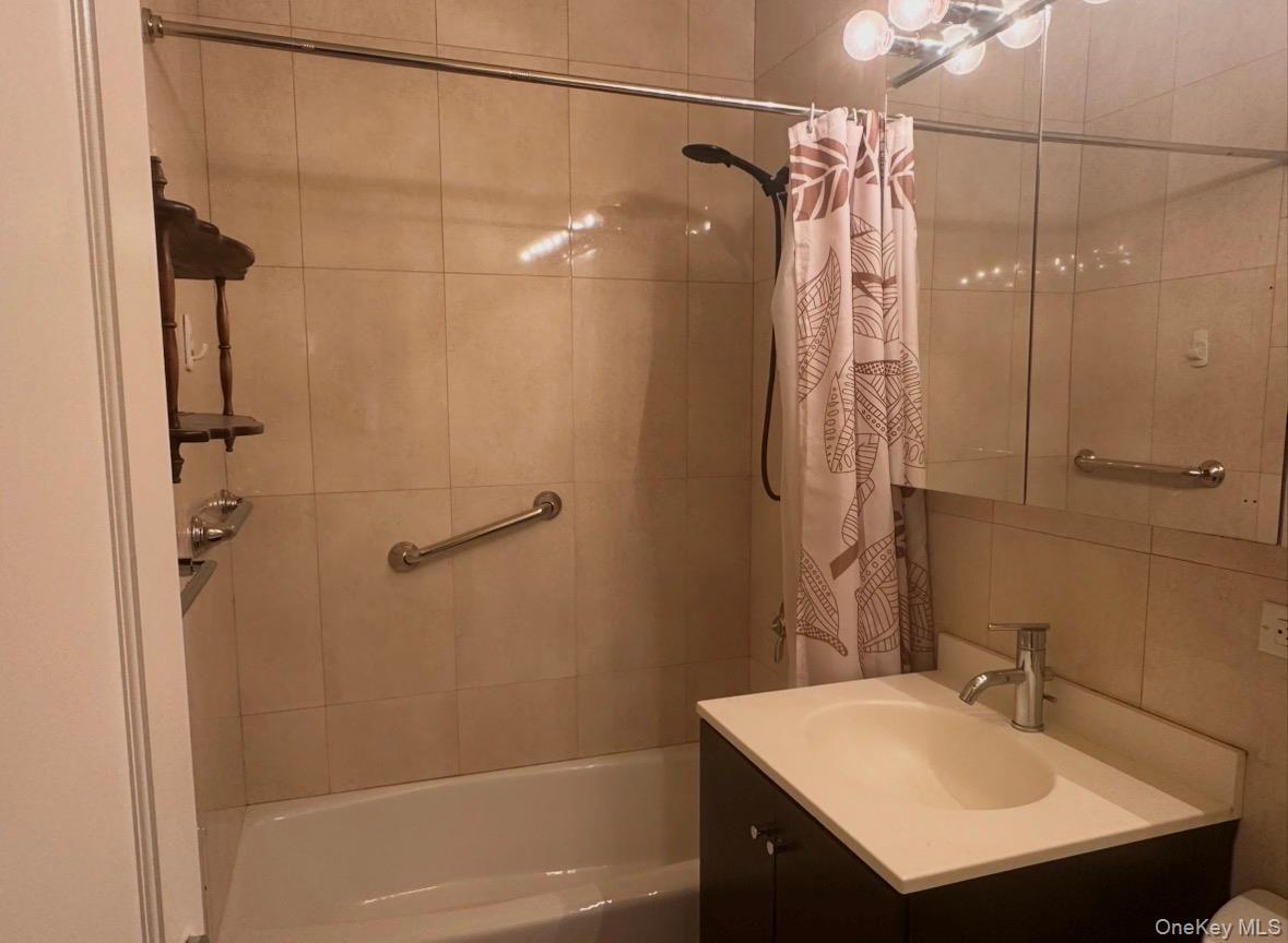 #16 photo, 18-15 215 Street, Bayside , NY 11360