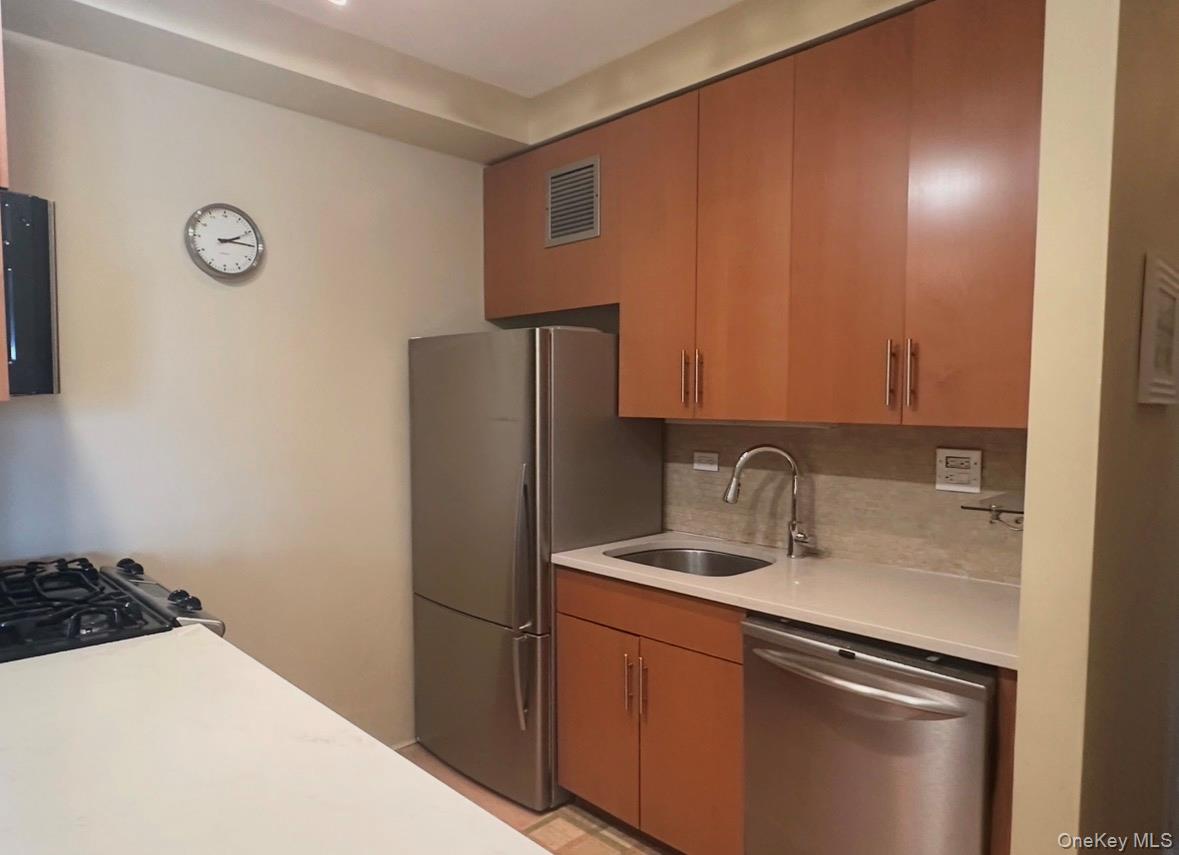 #6 photo, 18-15 215 Street, Bayside , NY 11360