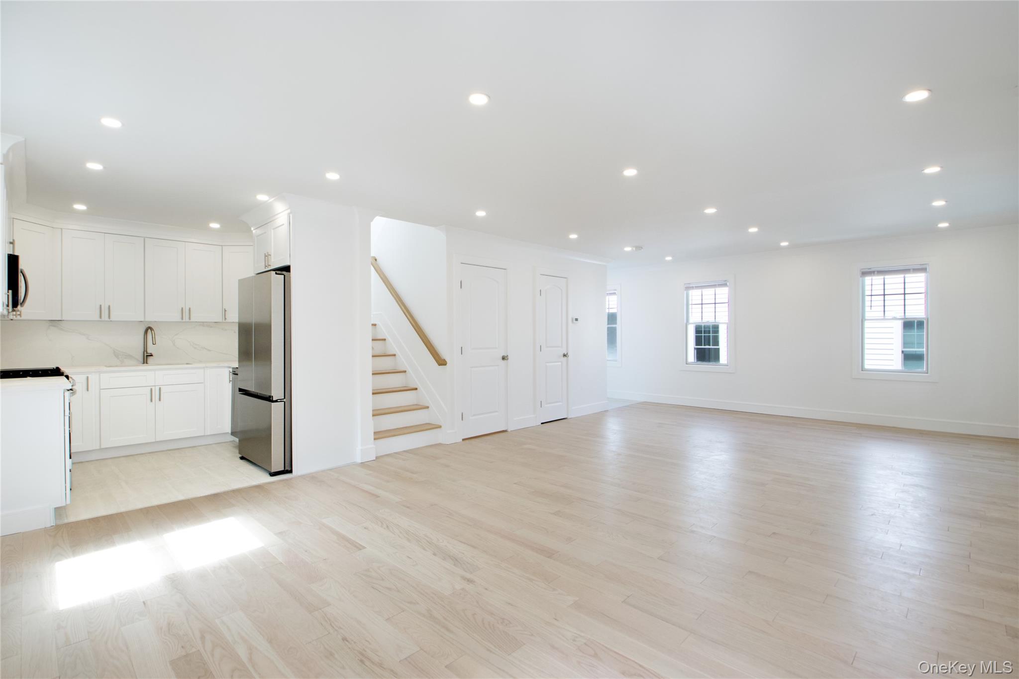 #20 photo, 46 B N Linwood, 長島 Port Washington , NY 11050