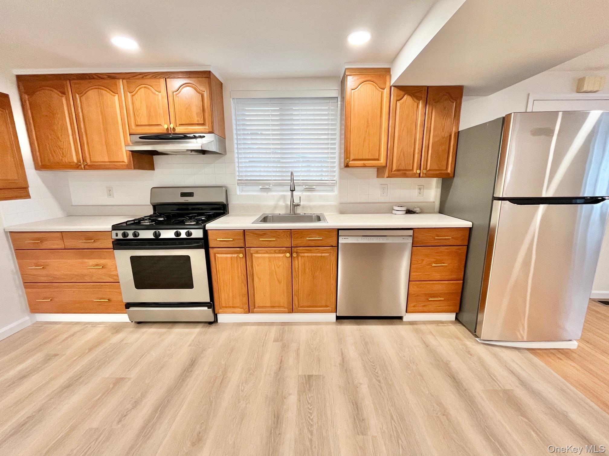 #2 photo, 103 Bennett Avenue, Yonkers , NY 10701