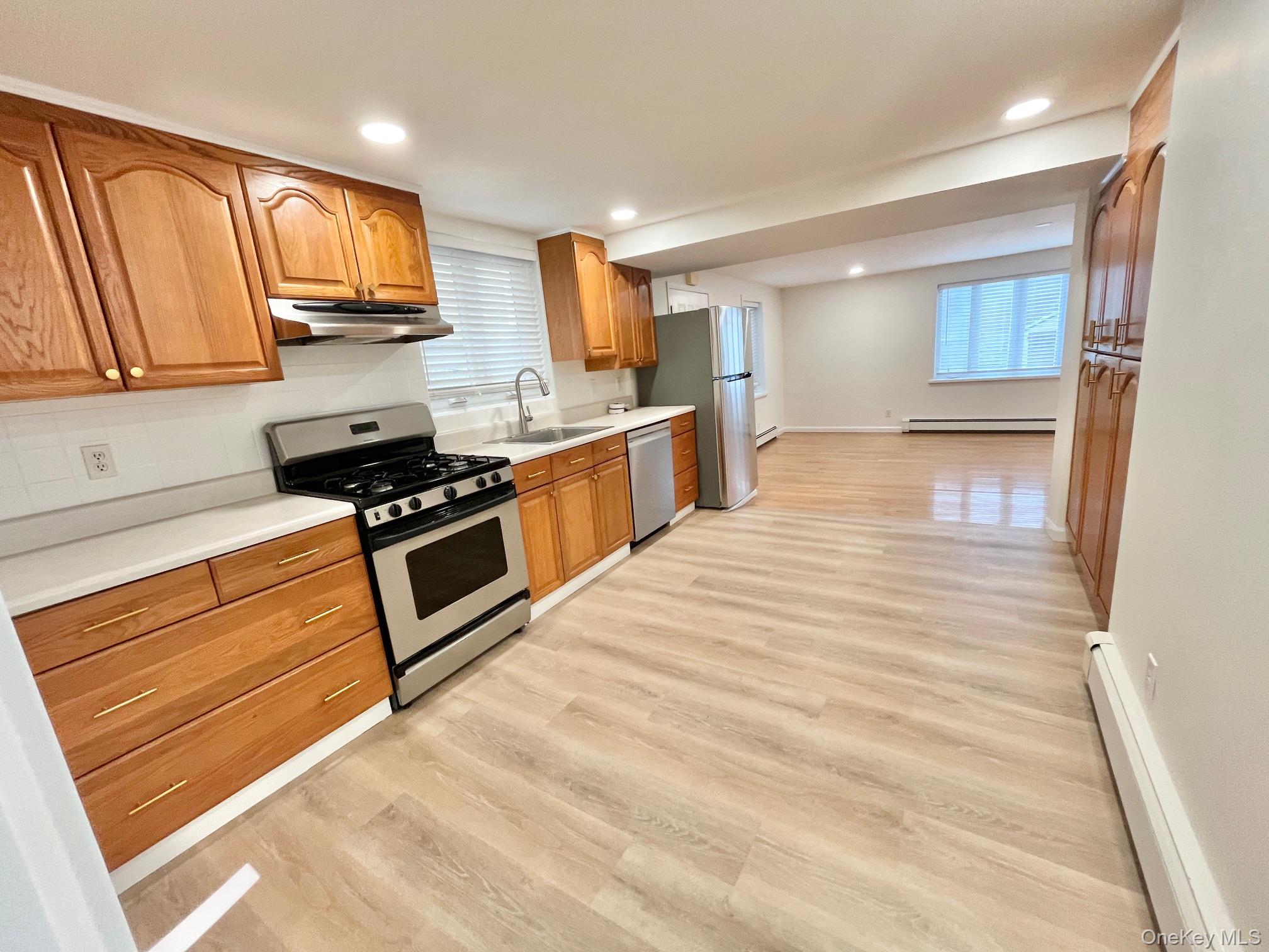 #3 photo, 103 Bennett Avenue, Yonkers , NY 10701