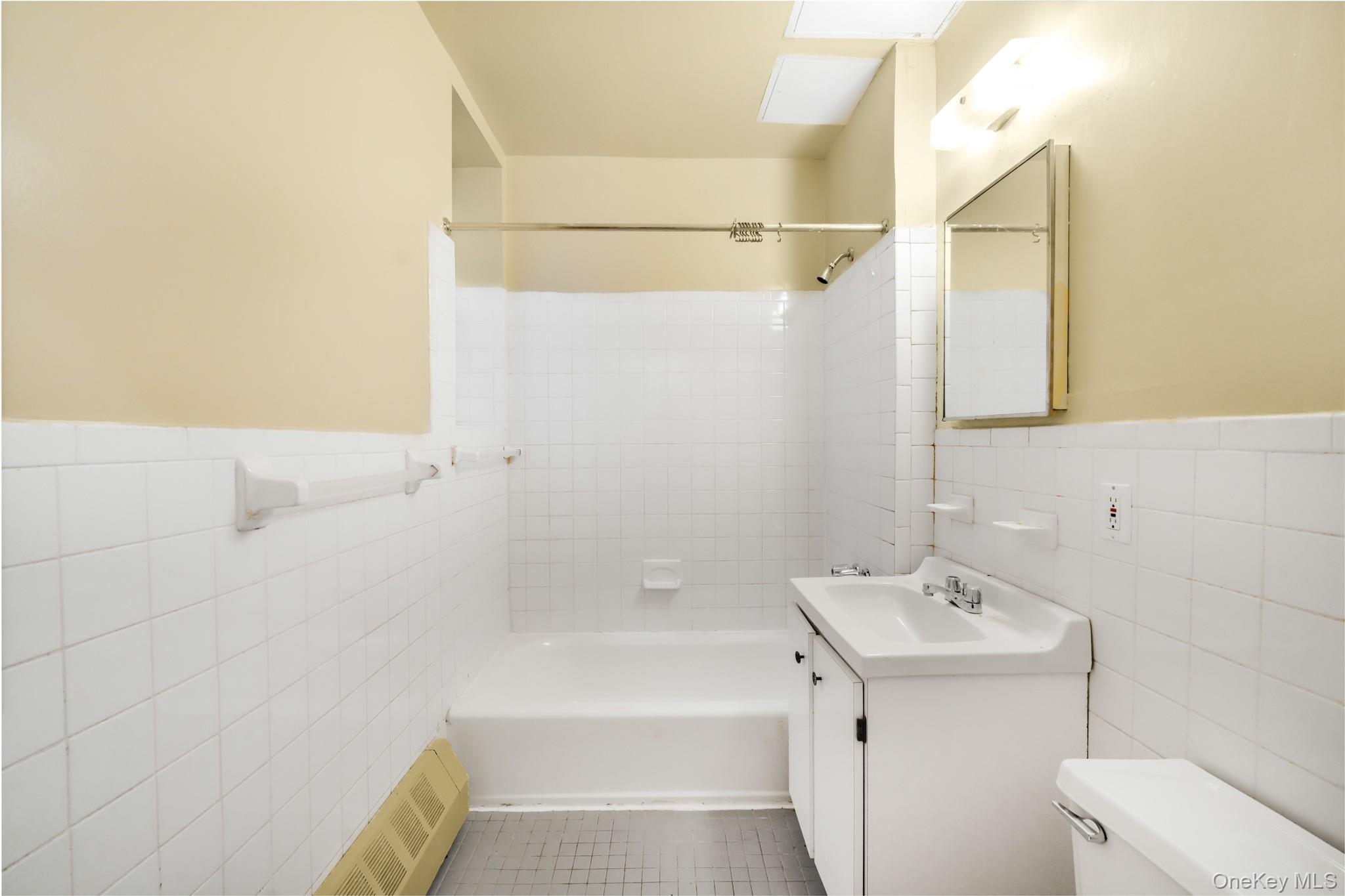 #19 photo, 472 Bainbridge Street, הברונקס Brooklyn , NY 11233