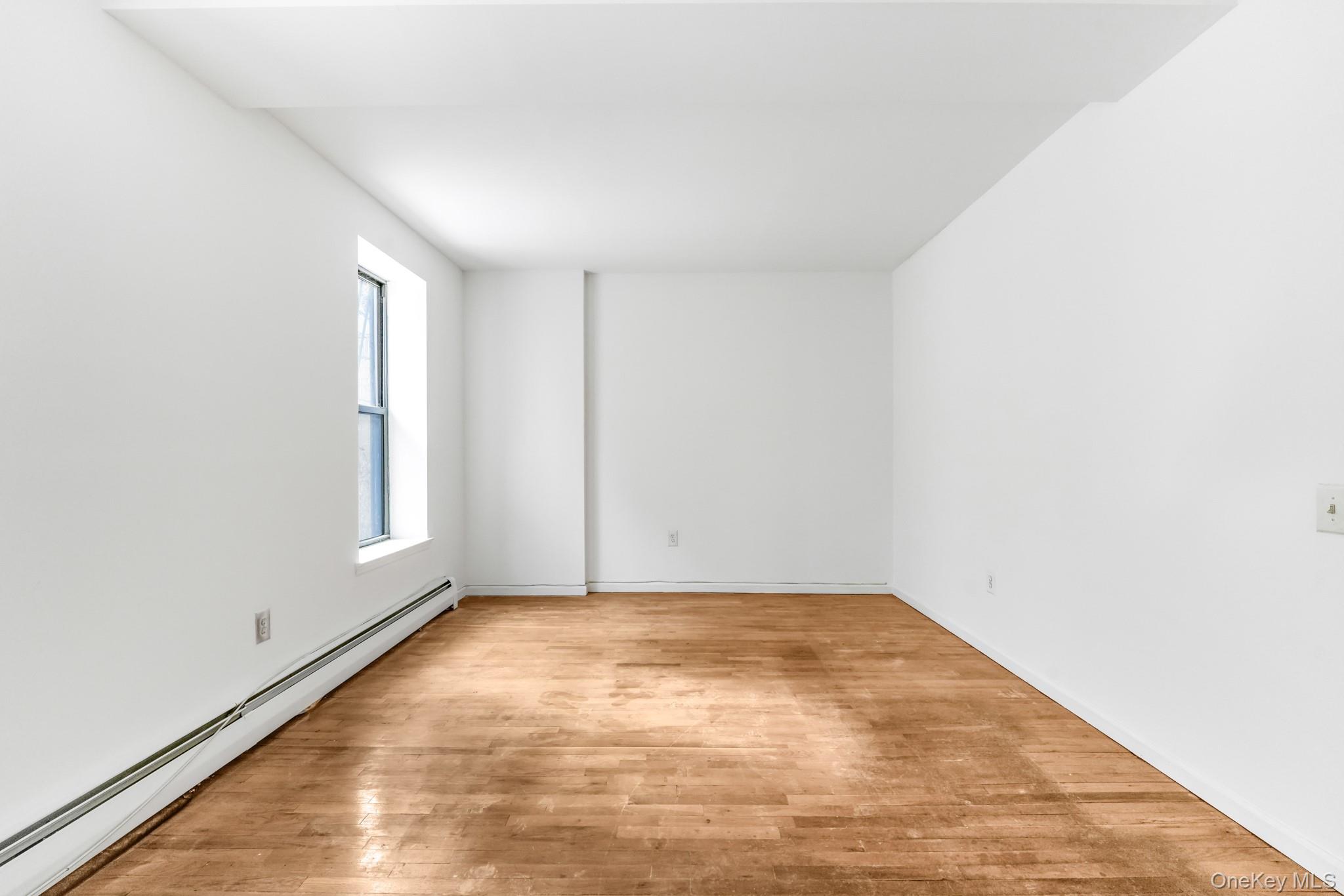 #9 photo, 472 Bainbridge Street, הברונקס Brooklyn , NY 11233