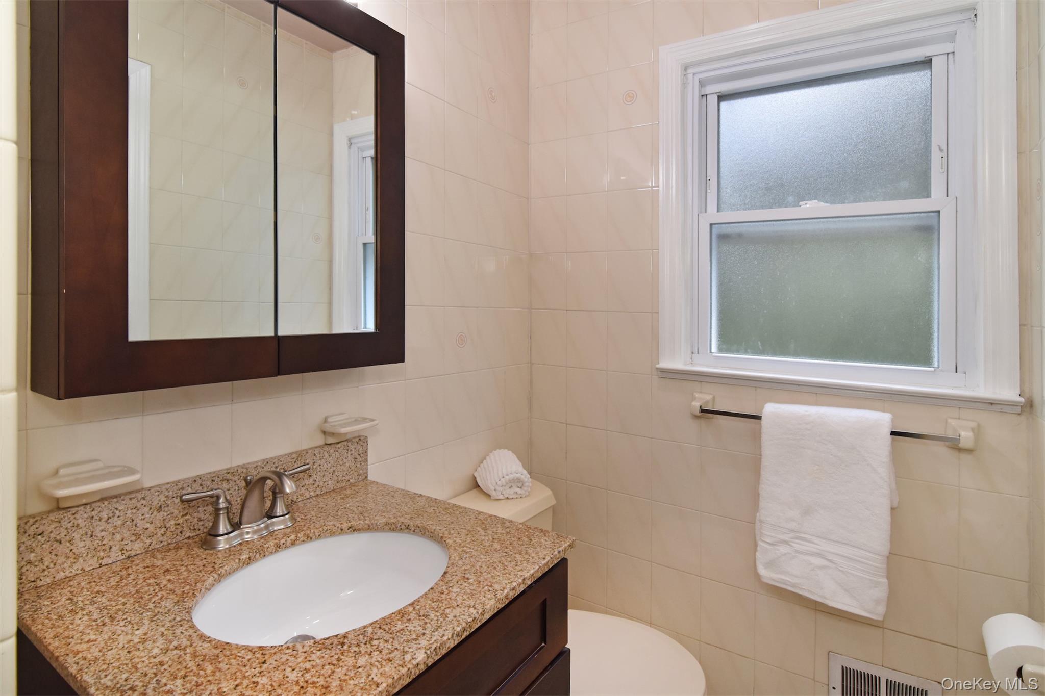 #14 photo, 99 Amherst Drive, New Rochelle , NY 10804