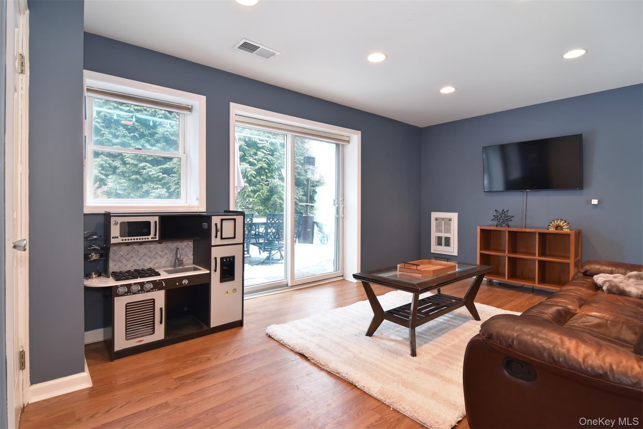 #18 photo, 99 Amherst Drive, New Rochelle , NY 10804