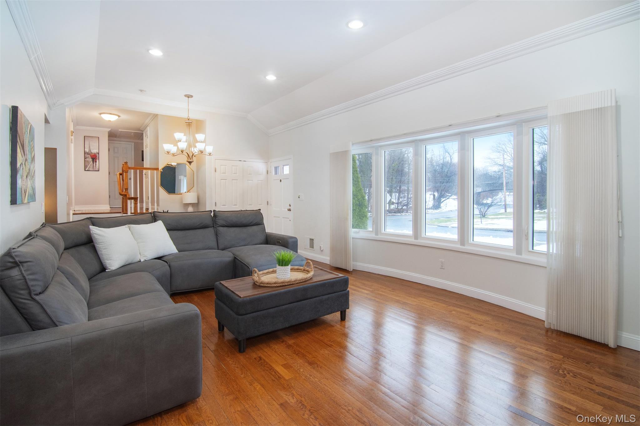 #4 photo, 99 Amherst Drive, New Rochelle , NY 10804