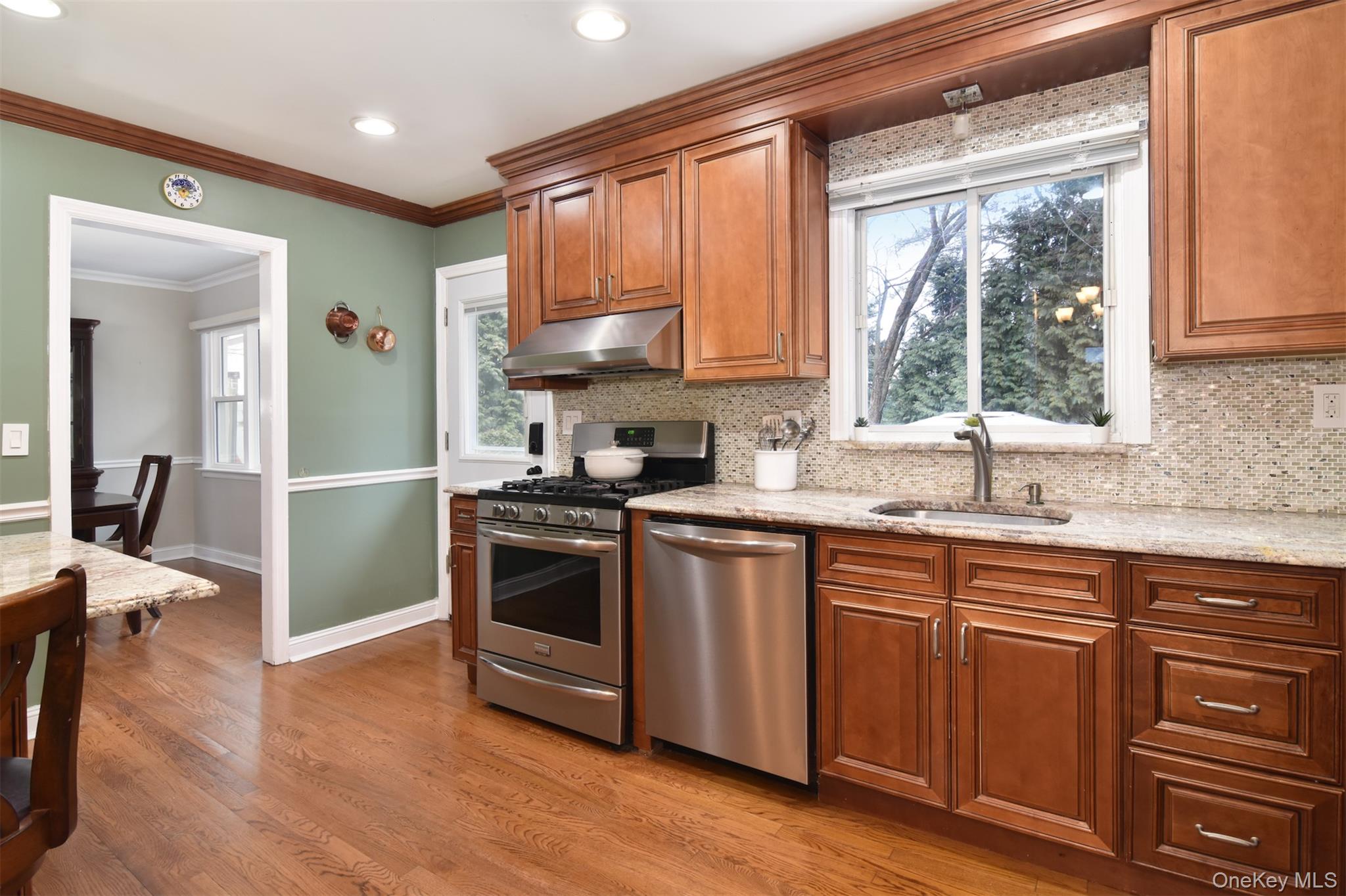 #9 photo, 99 Amherst Drive, New Rochelle , NY 10804