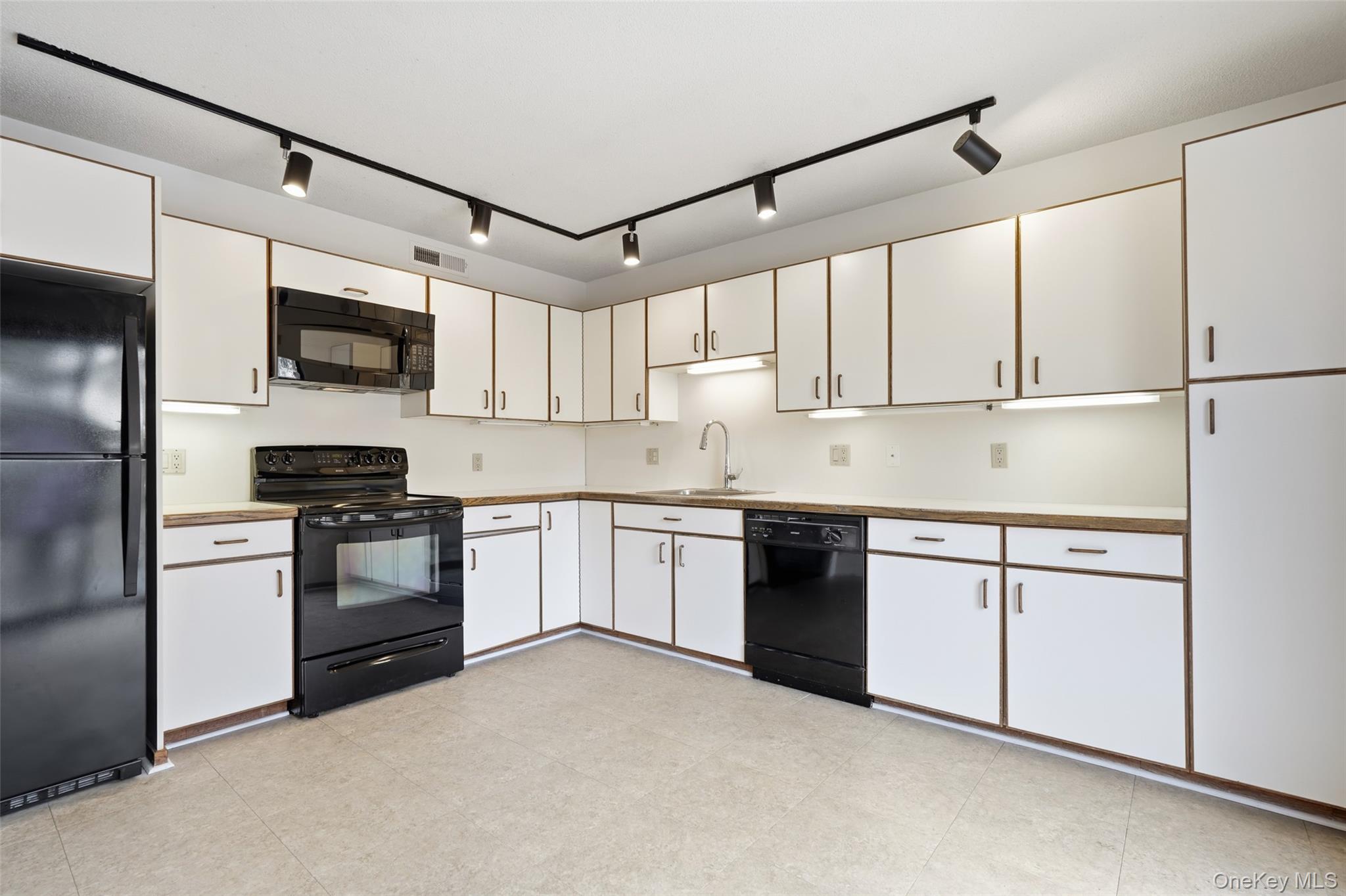 #6 photo, 499B Heritage Hills, Somers , NY 10589