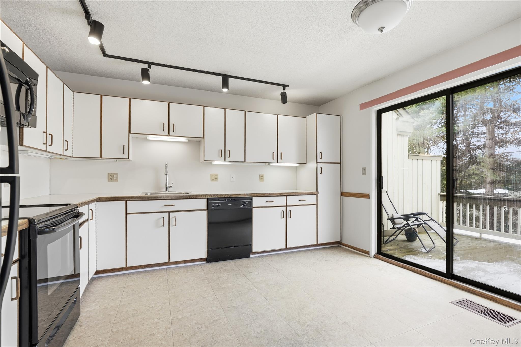 #7 photo, 499B Heritage Hills, Somers , NY 10589