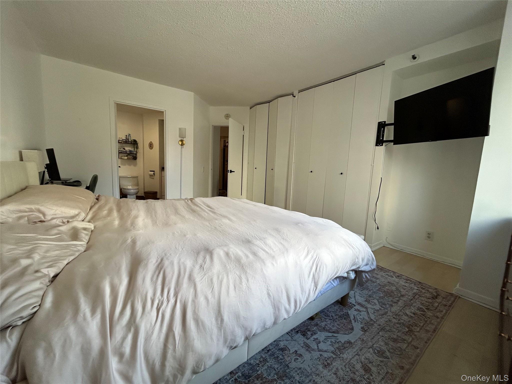 #14 photo, 10 Cottage Place, White Plains , NY 10601