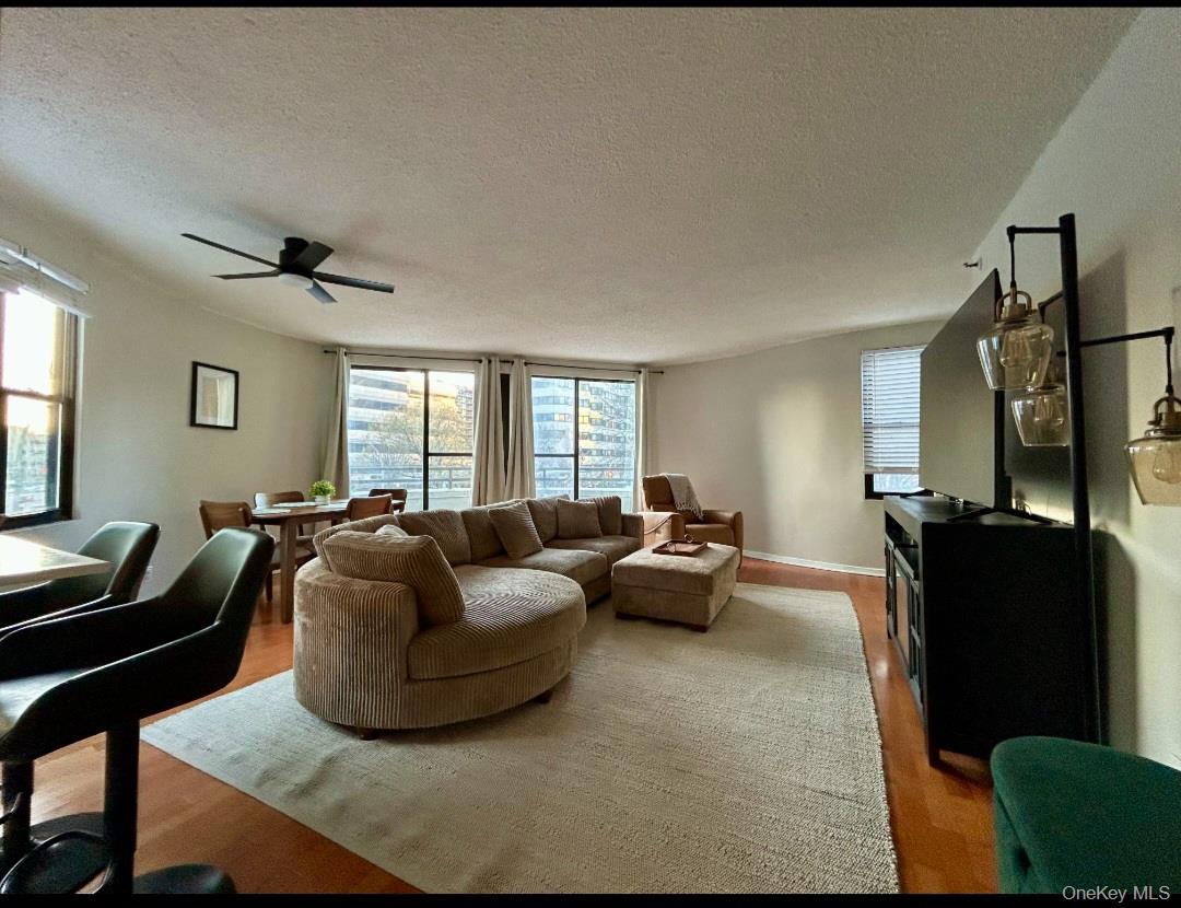 #3 photo, 10 Cottage Place, White Plains , NY 10601