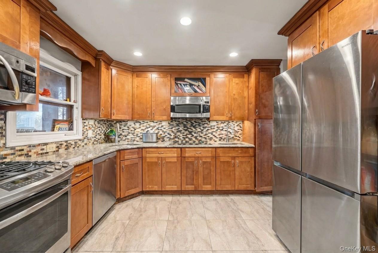 #10 photo, 6 Kakiat Lane, Spring Valley , NY 10977