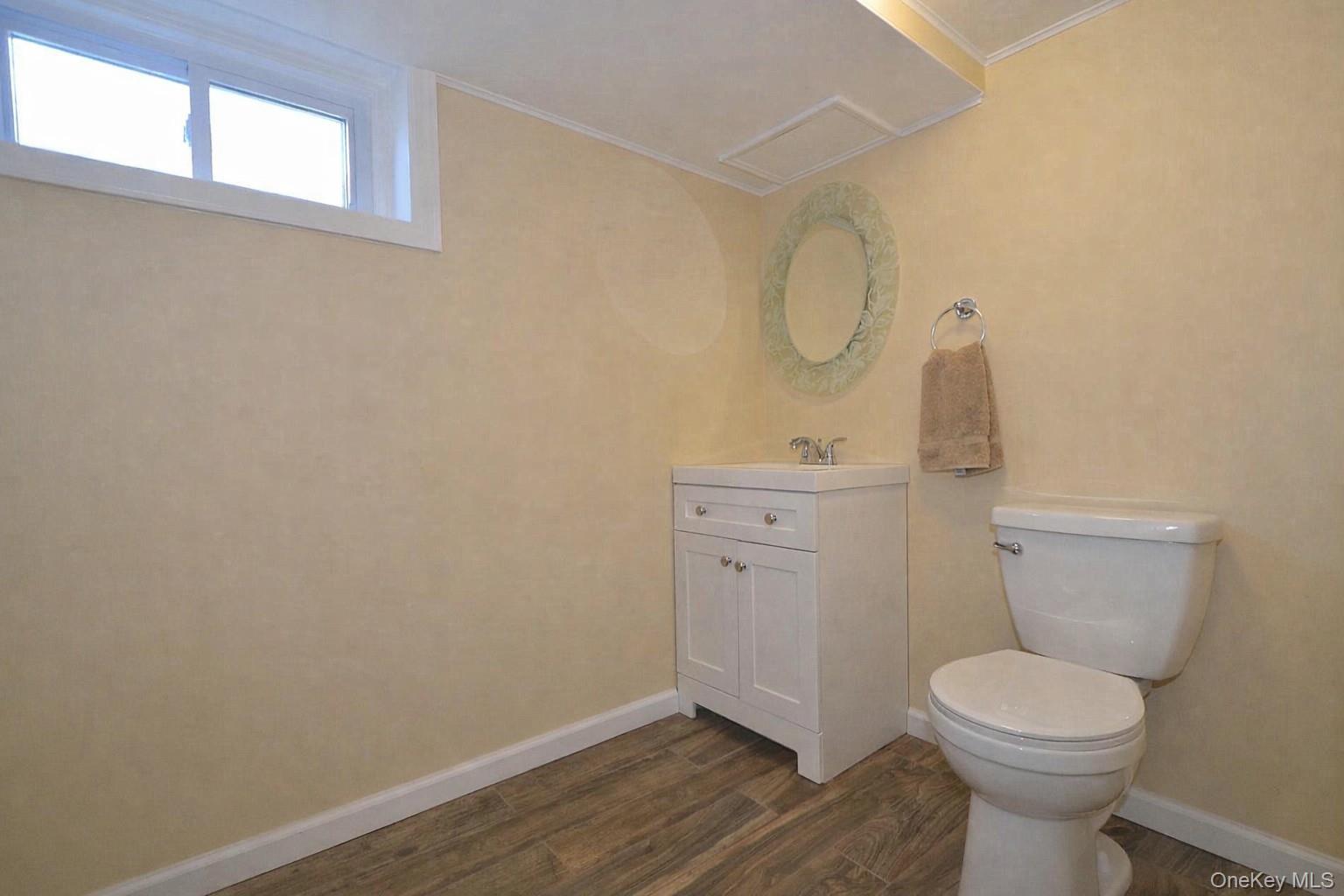 #14 photo, 9 Agnes Court, Melville , NY 11747