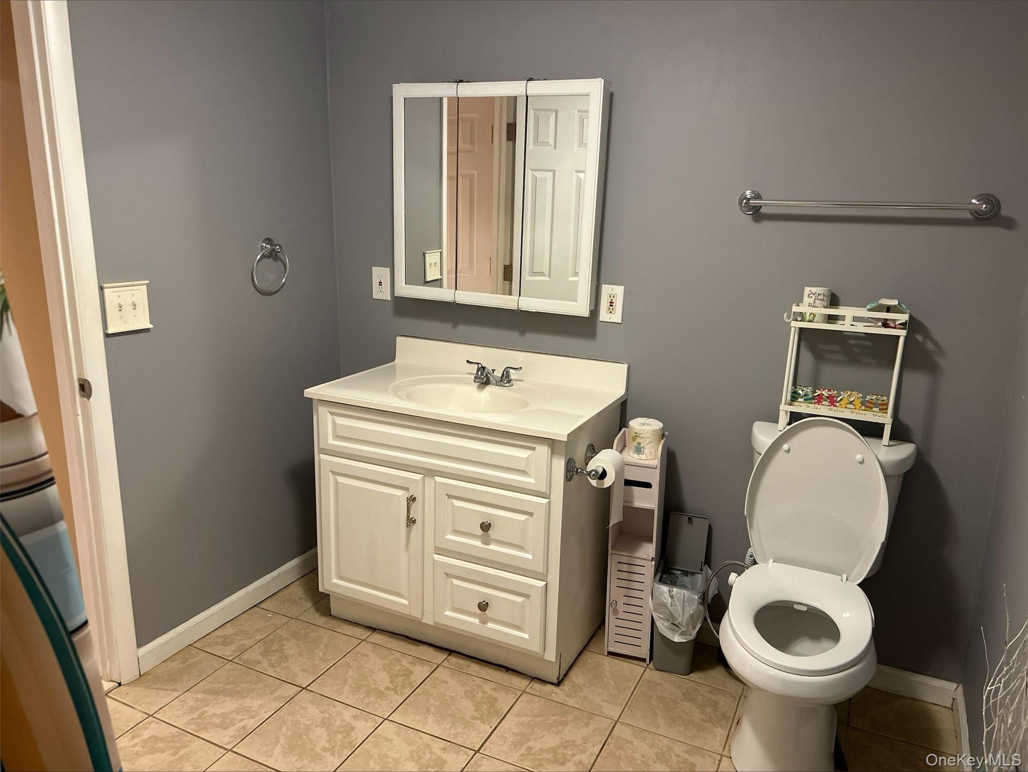 #19 photo, 1458 Hummel Avenue, Holbrook , NY 11741