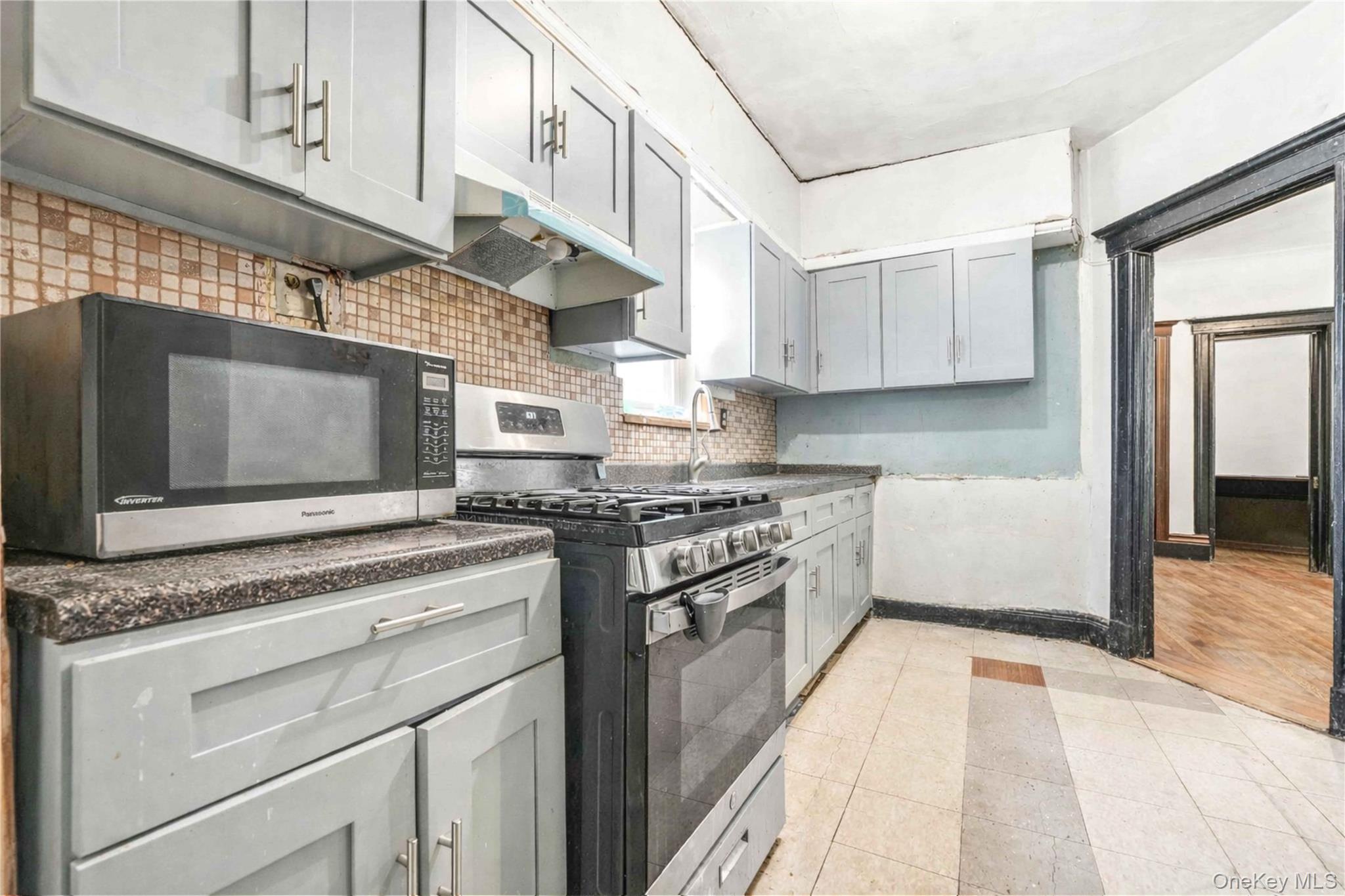 #7 photo, 9612 34th Avenue, كوينز Corona , NY 11368