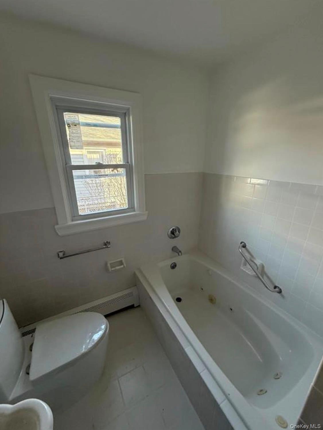 #7 photo, 184 E Fulton Avenue, नासाउ काउंटी Roosevelt , NY 11575