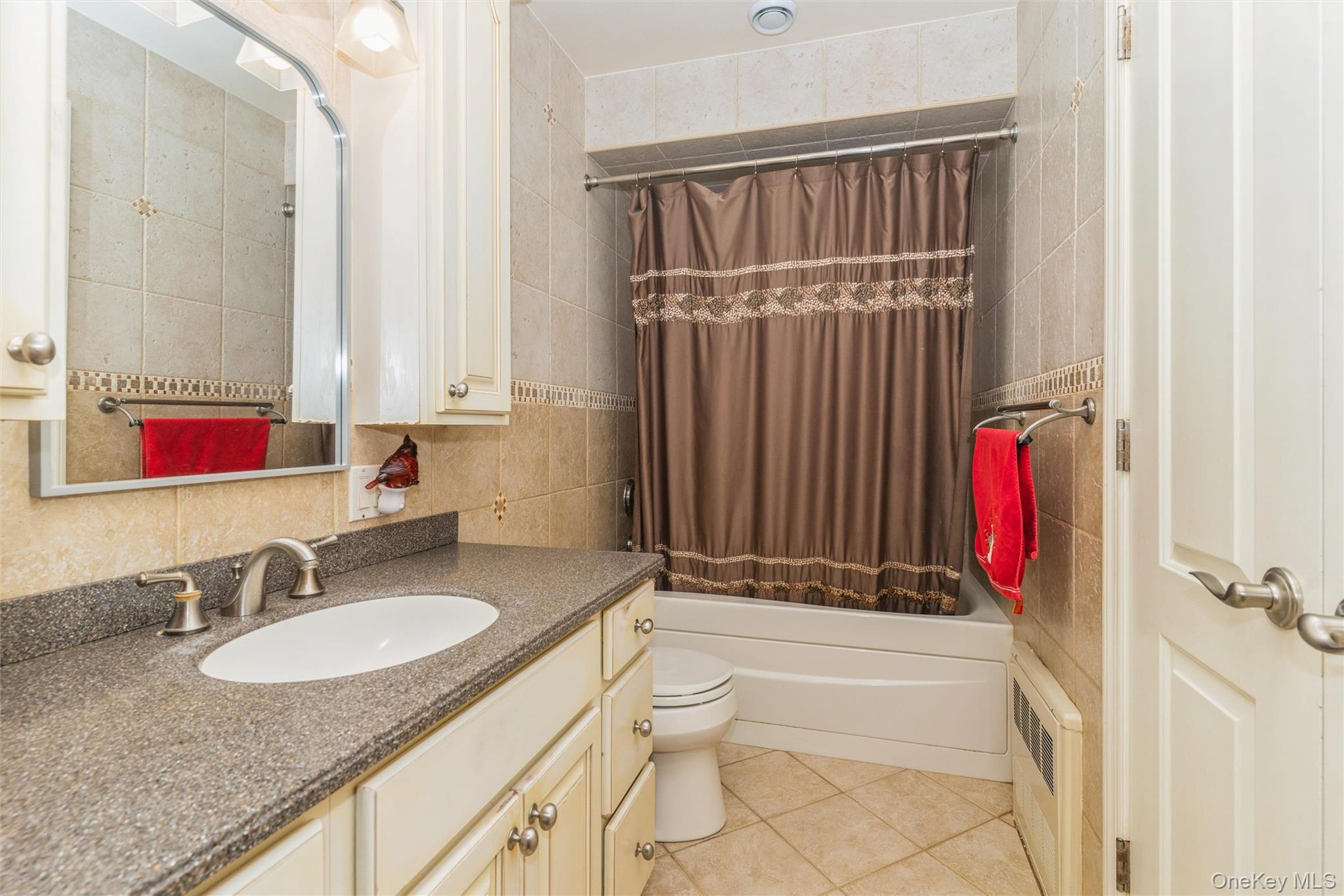 #14 photo, 51 Edgewood Drive, 롱 아일랜드 New Hyde Park , NY 11040