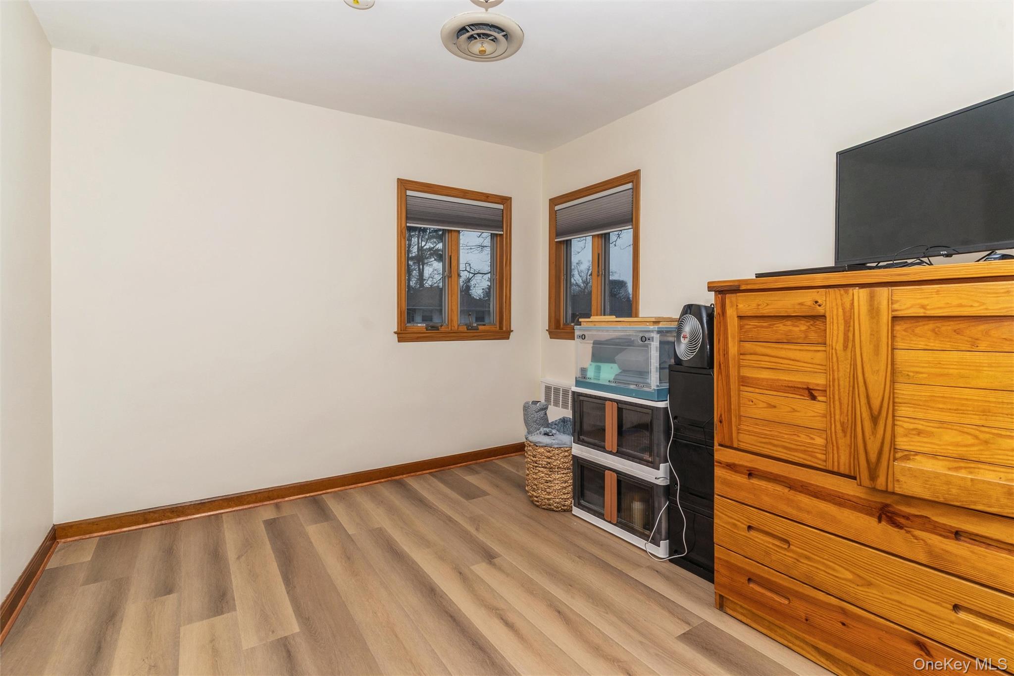 #15 photo, 51 Edgewood Drive, 롱 아일랜드 New Hyde Park , NY 11040