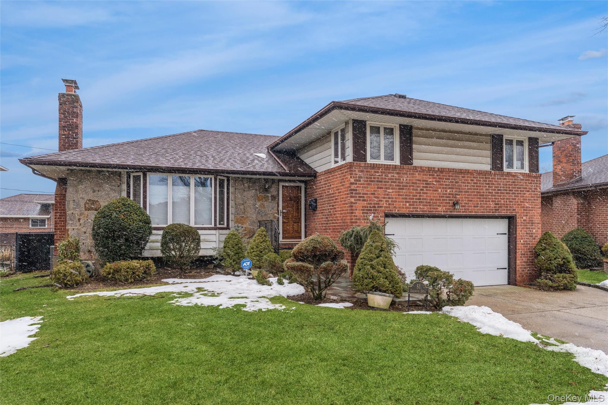 #3 photo, 51 Edgewood Drive, 롱 아일랜드 New Hyde Park , NY 11040