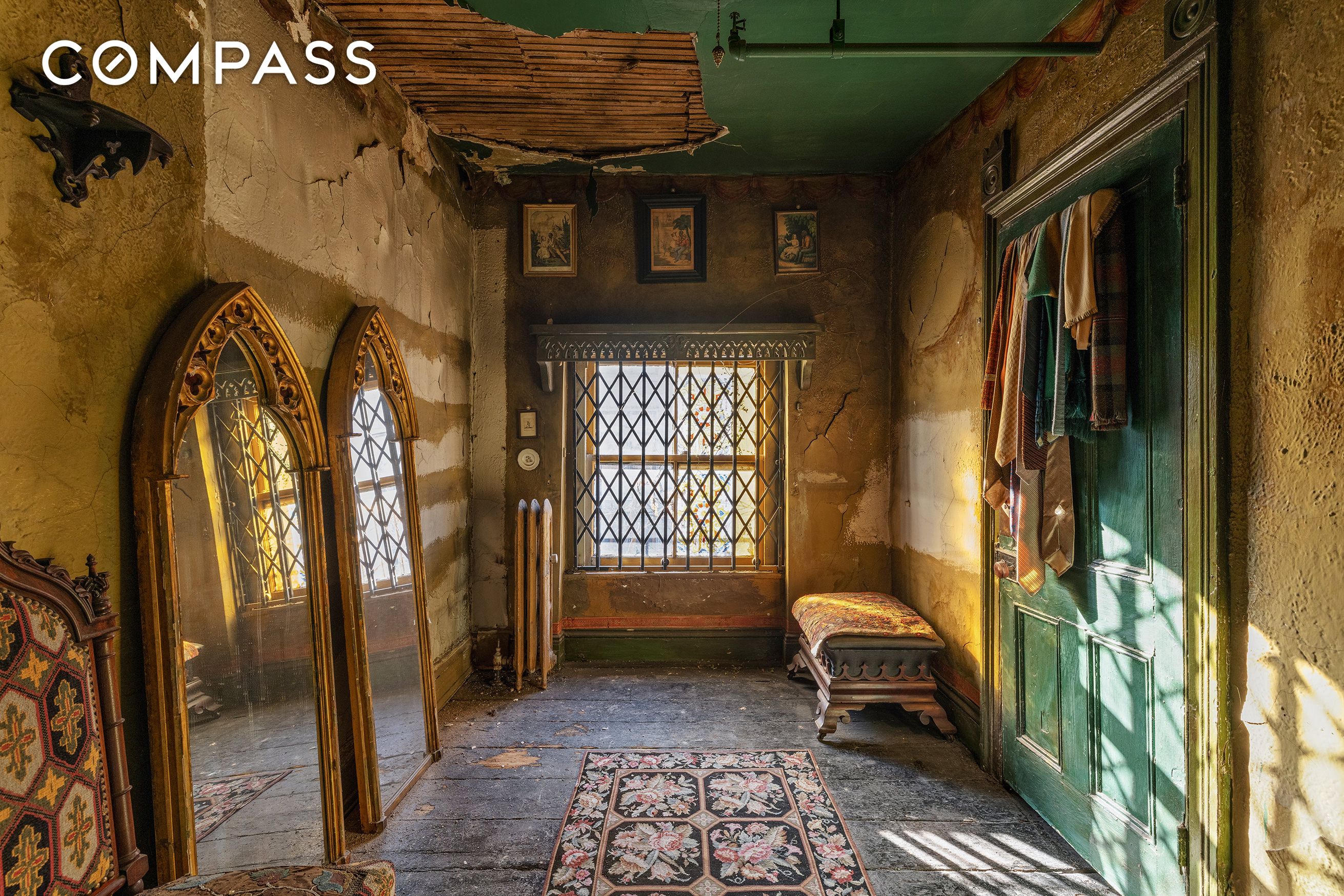 #8 photo, 35 Stuyvesant Street, East Village , NY 10003